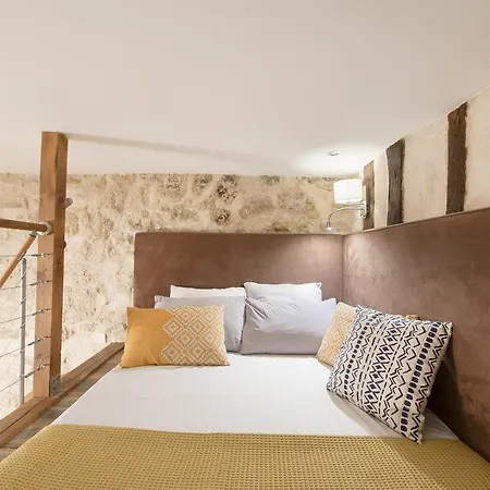 Saint Paul Apartment Paris